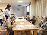 共に学ぶ